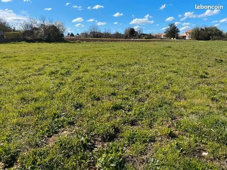 terrain 320 m² saint just luzac