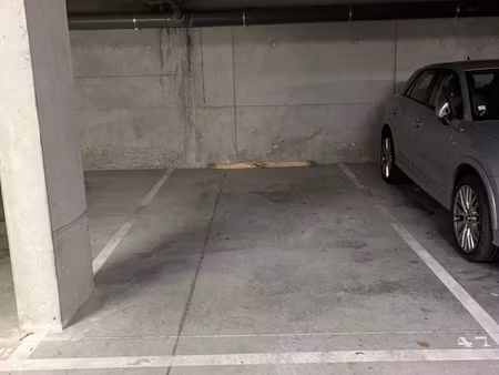 vente garage les angles (30133)