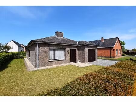 op te frissen woning met 3 slpks in de bloemenwijk in maldegem