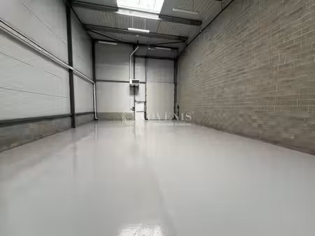 location local d’activités 472m²