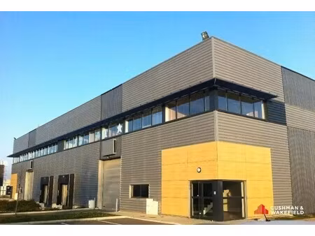 location local d’activités saint jean d illac 33127 494m²