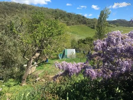 maison de village avec grand jardin