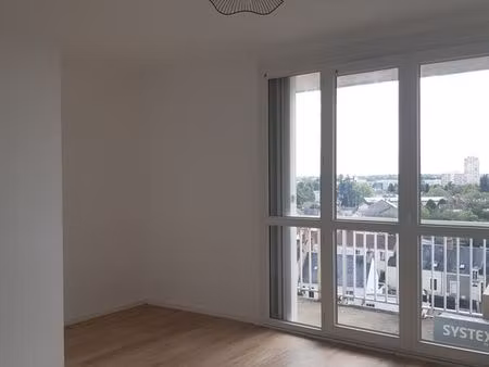t1- 28m2 avec balcon  parking et cave