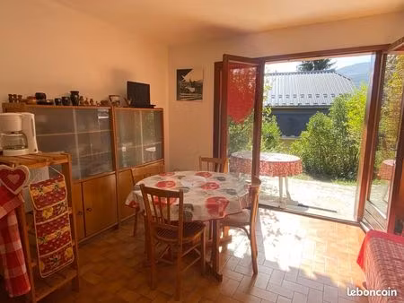 appartement lumineux avec jardin