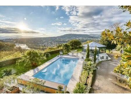 maison avec une vue panoramique