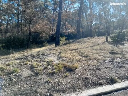 terrain 523 m² greasque