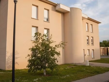 studio équipé dans résidence avec parking et fibre