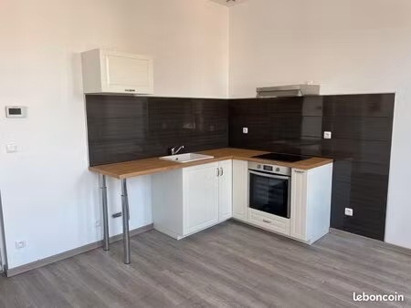 appartement t2 35m2 entierement renove a louer a cambrai