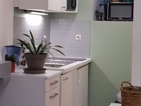 studio meublé 16 m² – disponible 1er juin – proche gare