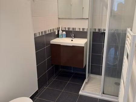 location appartement t2 à gorges