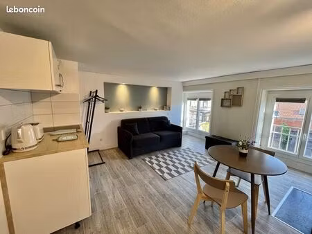 particulier loue studio meublé  entièrement rénové