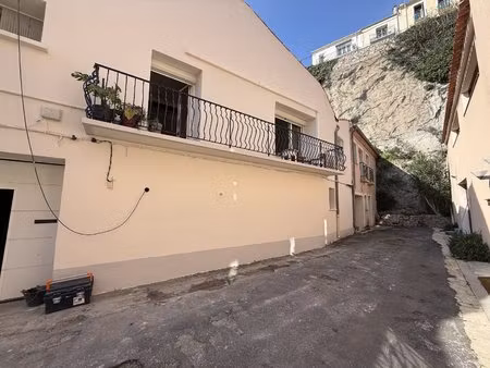 appartement style maison en copropriété t4 à deux pas du port de sète rare !