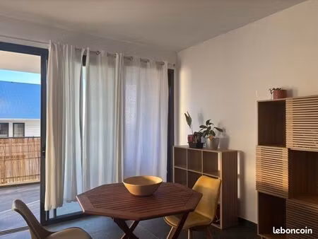 location t2 veiux fort au coucher du soleil