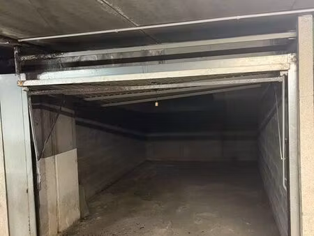 garage fermé sous sol