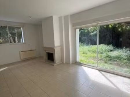 maison plain-pied 4 chambres et jardin arboré