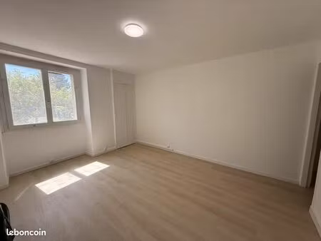 studio 1 pièce 29 m²