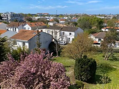 appartement t2 - non meublé - lumineux avec balcon et vue dégagée