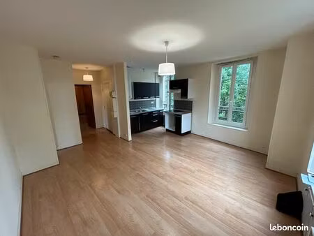 bel appartement nu 2 pièces 50m2
