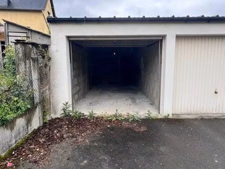 location garage centre bruz