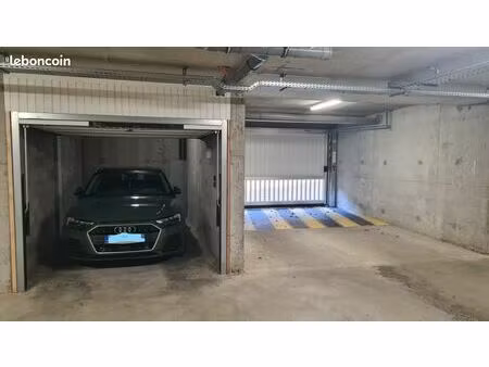 garage centre ville dans residence
