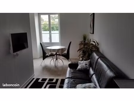 appartement t2 meublé laval centre ville + parking
