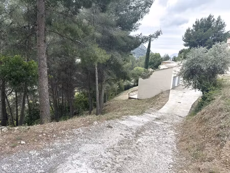 villa récente avec double garage