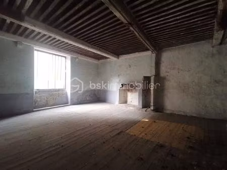 appartement de 83 69 m² à riom