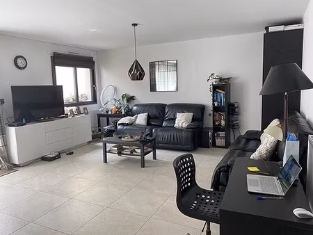 maison individuelle 3 chambres meublée avec jardin