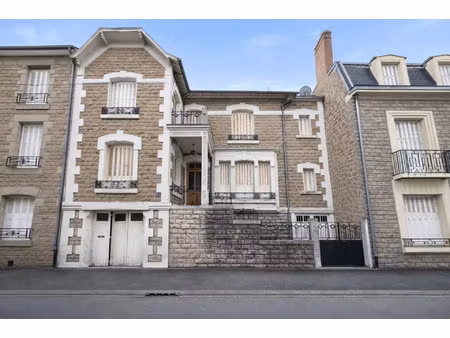vente maison 8 pièces 200 m2 à brive-la-gaillarde