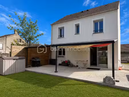 maison contemporaine de 90 m² à montceaux-les-meaux