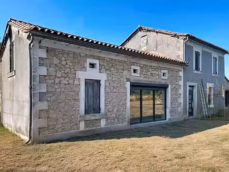 propriété avec gîte et dépendances  au calme  à 30 min de périgueux