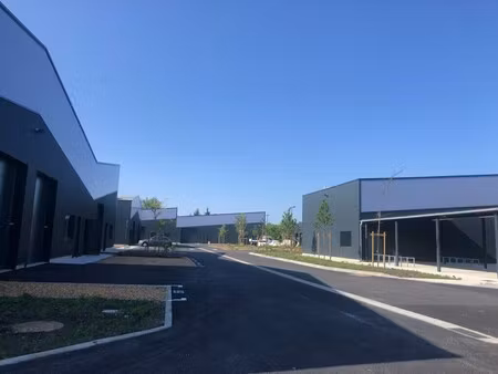 location local d’activités mérignac 33700 155m²