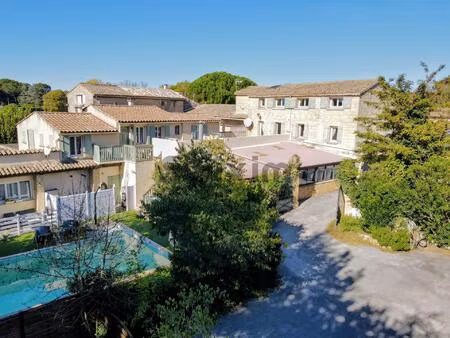 immeuble à fort potentiel emplacement premium à l'entrée d'uzès