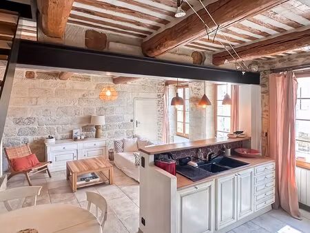 magnifique maison de village terrasse et garage