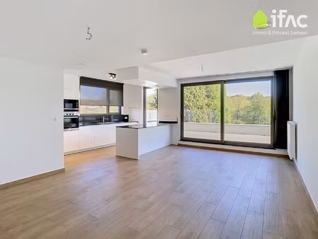 modern appartement met prachtig terras en dubbele garagebox