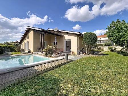 vente maison 4 pièces 120 m² auch (32000)