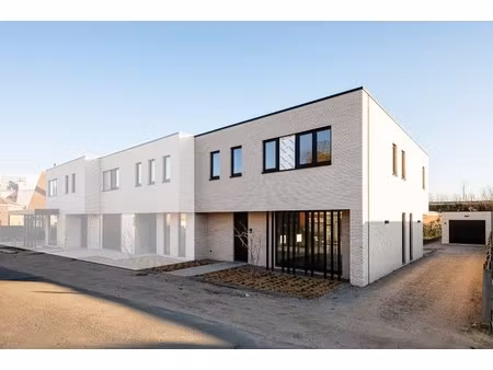 uitzonderlijke woning te huur te maldegem met een superieure afwerking.