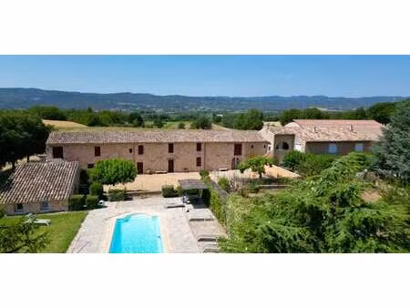 propriété avec piscine et jardin roussillon (84)