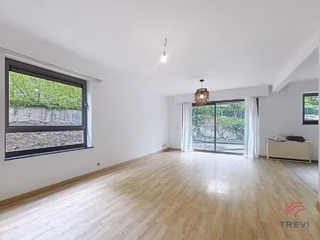 mooi appartement met 2 slaapkamers + parkeerplaats