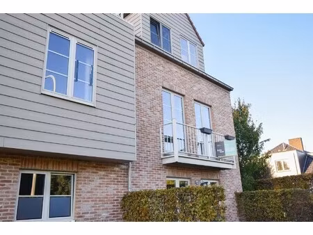 instapklaar 2 slaapkamer appartement met garage