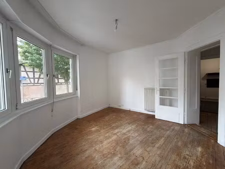 krutenau  appartement 3 pièces de 54 m² avec balcon