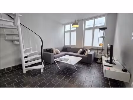 comfortabele en vernieuwde stadswoning te huur in centrum brugge