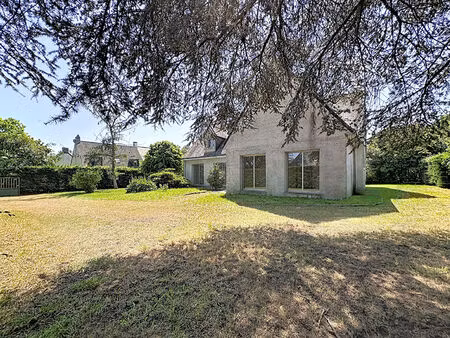 vente maison 8 pièces  239.00m²  sainte