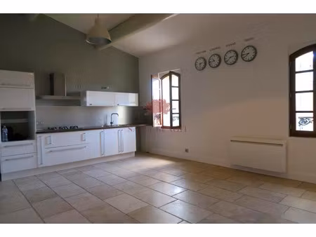 exclusivite location gignac - bel appartement 3 pièces meubl