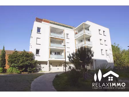 rare - chic et confort absolu - t2 de 61 m2 avec balcon - gr