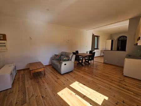 grand studio de 48m2 - st bueil