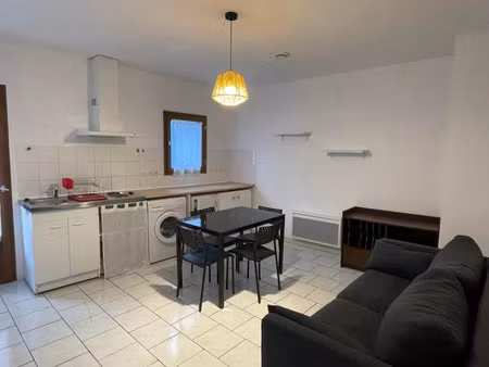 location appartement 2 pièces 34 m² à mont-de-marsan (40000)