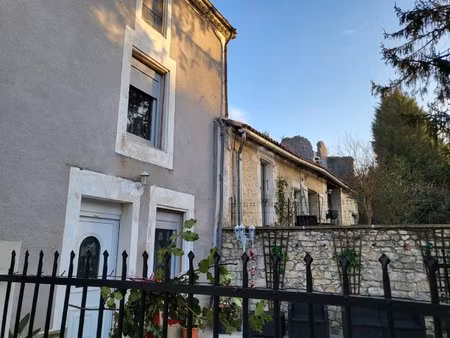 jolie maison de village avec terrain
