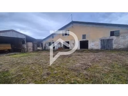 corps de ferme de 255 m² et ses dépendances proche orthez