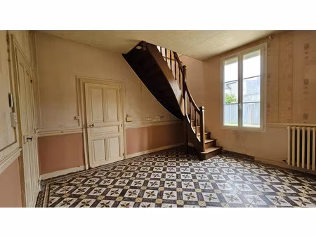 maison de charme – centre-ville – idéal primo-accédant / investisseur / retraités noyant (